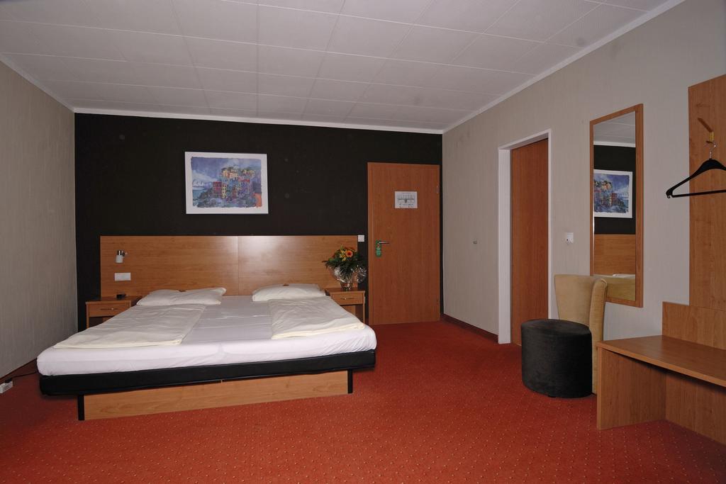 Hotel Schlangenbader Hof Room photo